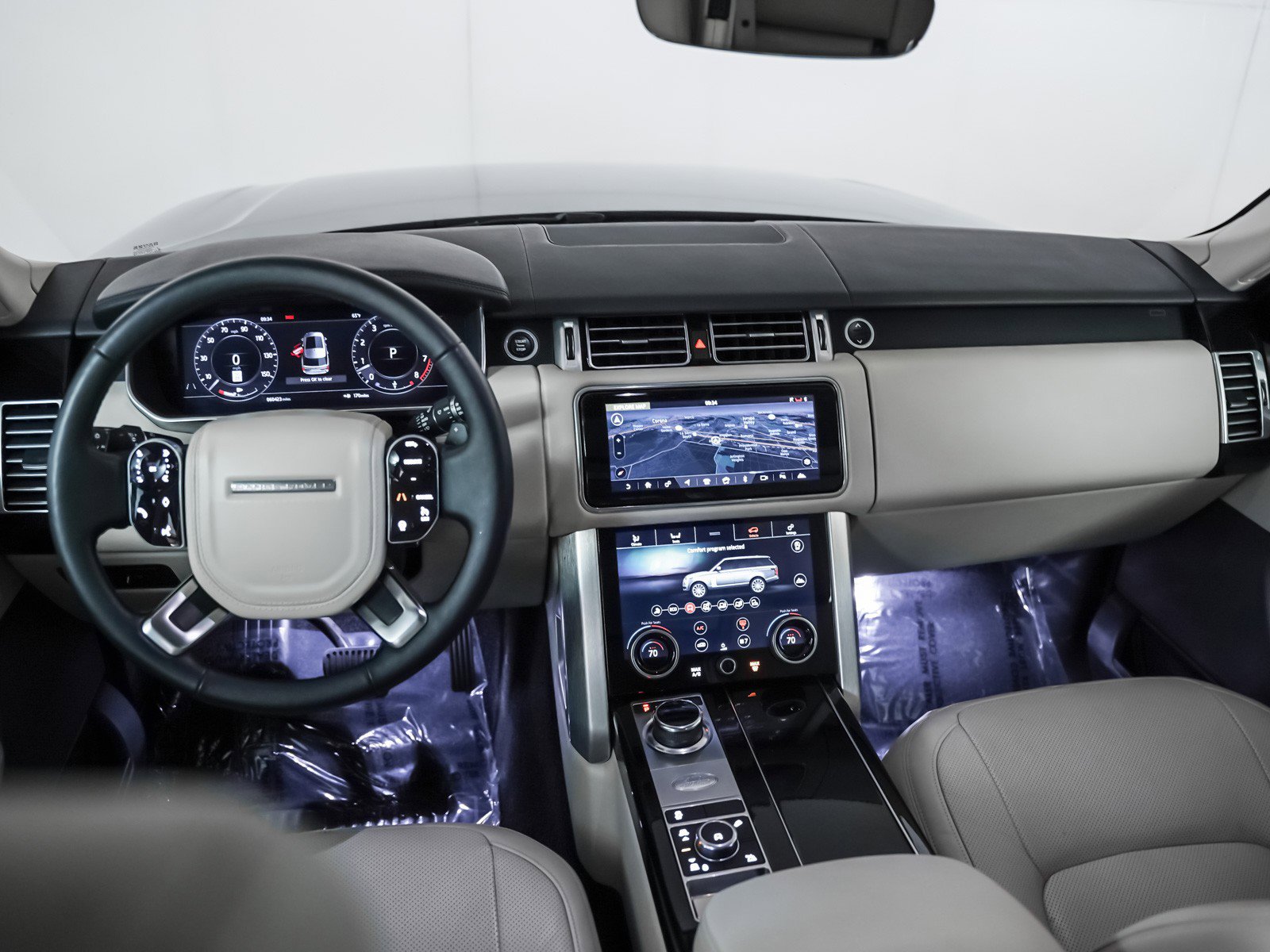 Used 2020 Land Rover Range Rover HSE image 14