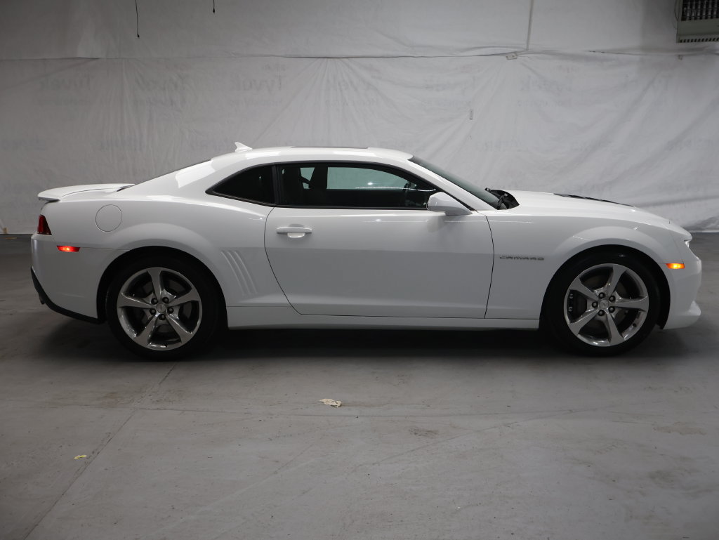 Used 2015 Chevrolet Camaro SS w/ RS Package RWD image 8