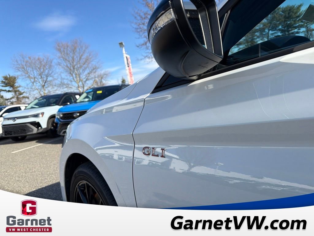 Certified 2025 Volkswagen Jetta GLI Autobahn w/ GLI Black Package image 33