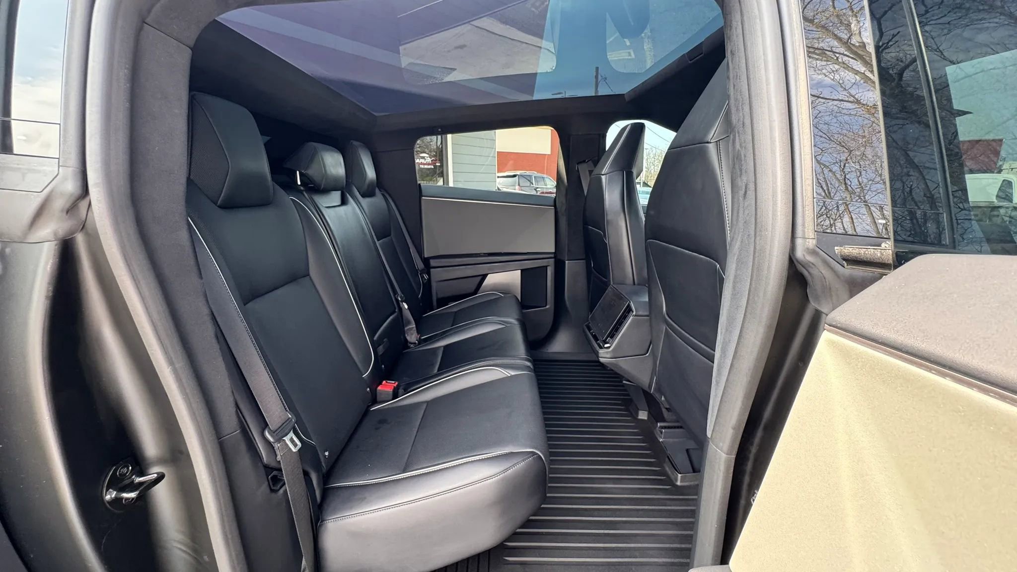 Used 2024 Tesla Cybertruck AWD Crew Cab image 25
