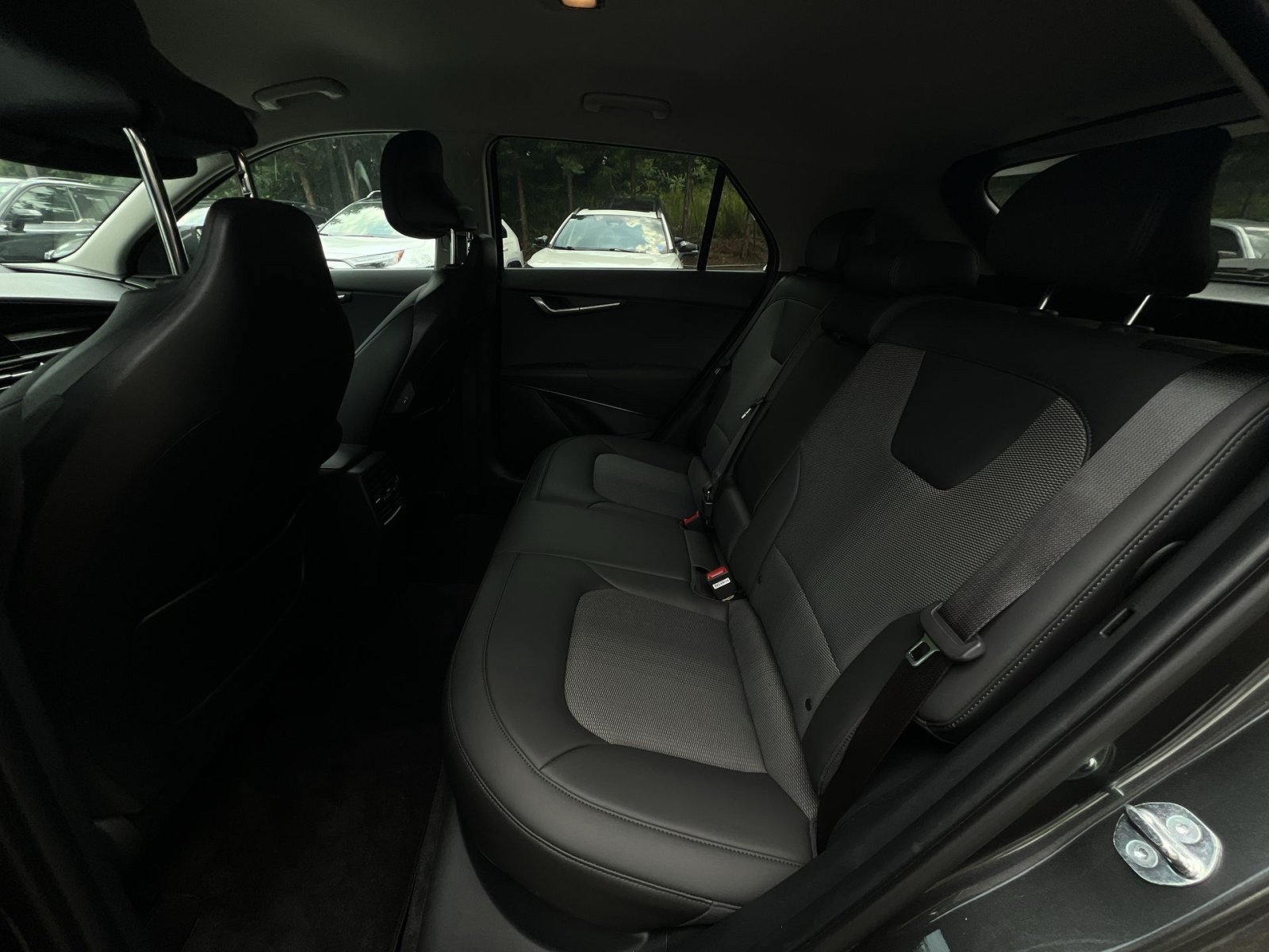 Used 2025 Kia Niro EX w/ EX Cold Weather Package FWD image 33