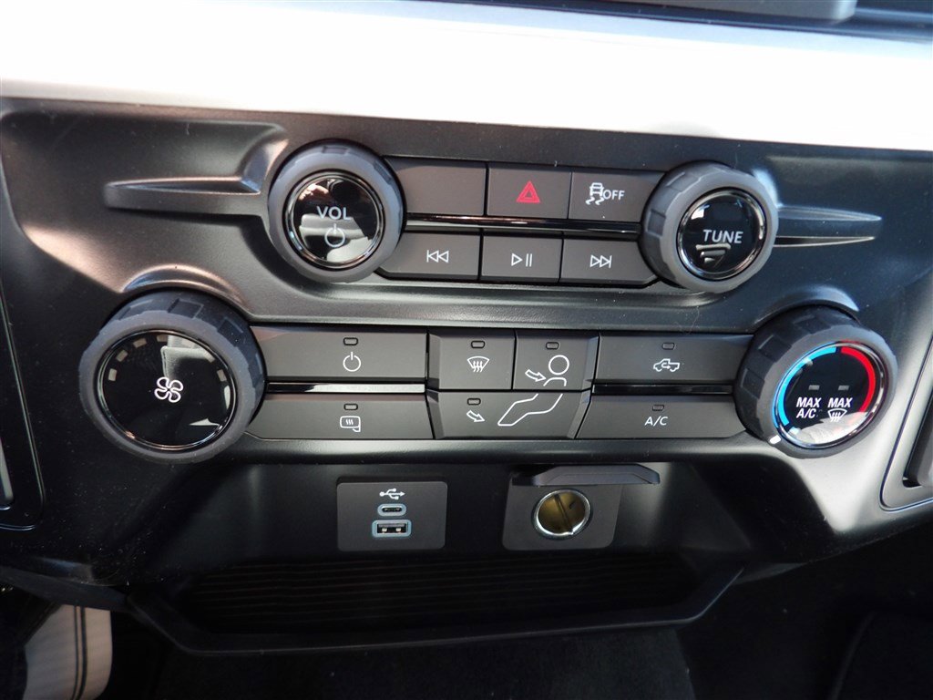 New 2025 Ford F350 XLT w/ FX4 Off-Road Package image 19