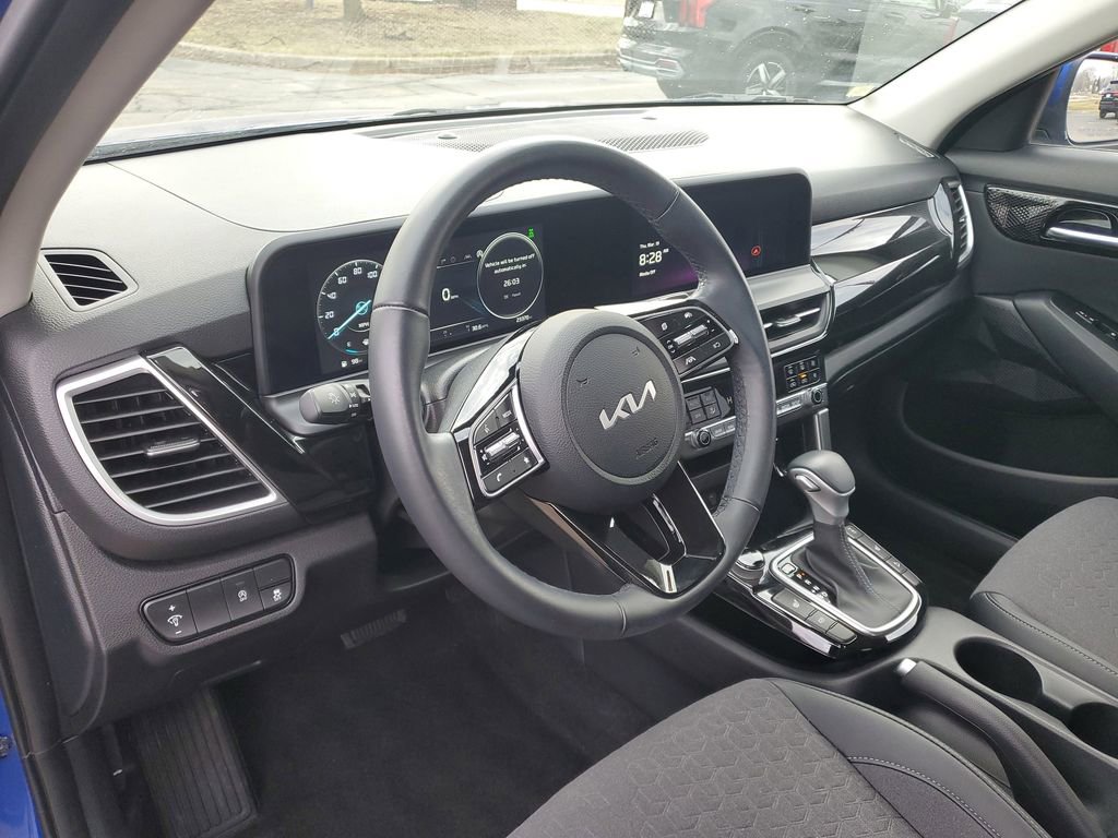 Used 2024 Kia Seltos S image 11