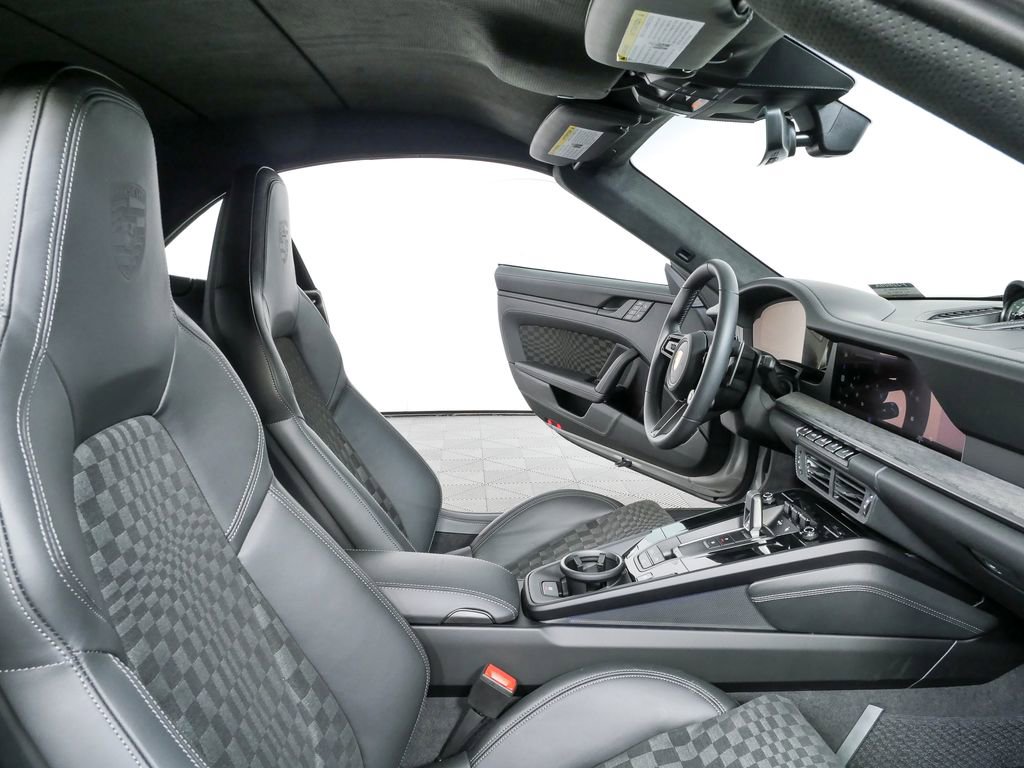 Certified 2026 Porsche 911 Carrera GTS RWD image 21