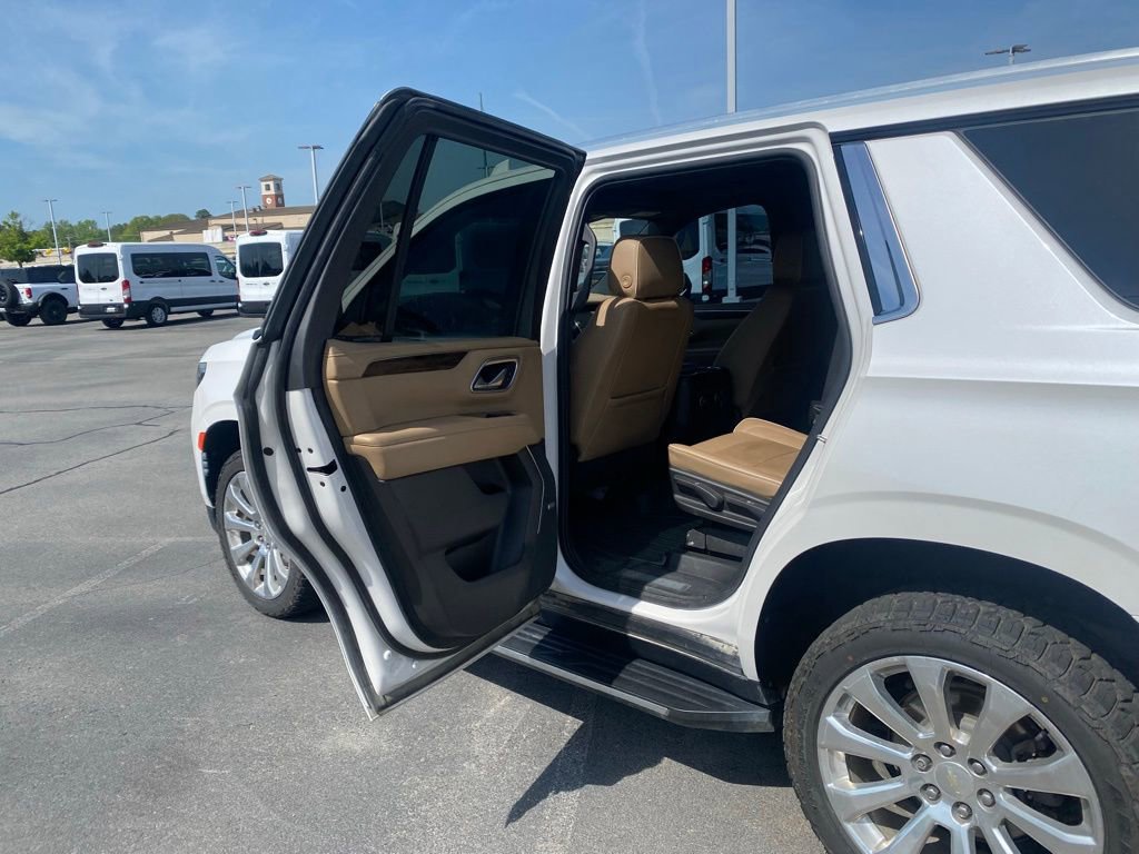 Used 2021 Chevrolet Tahoe Premier w/ Premium Package image 28