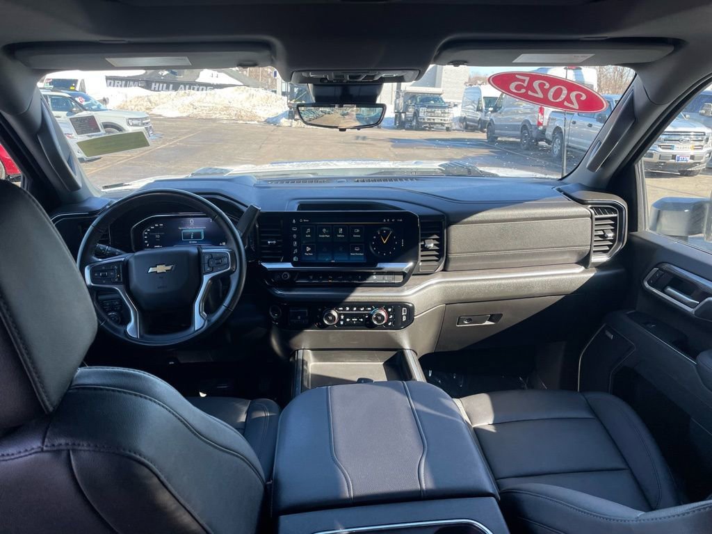 Used 2025 Chevrolet Silverado 3500 LTZ w/ LTZ Premium Package image 10