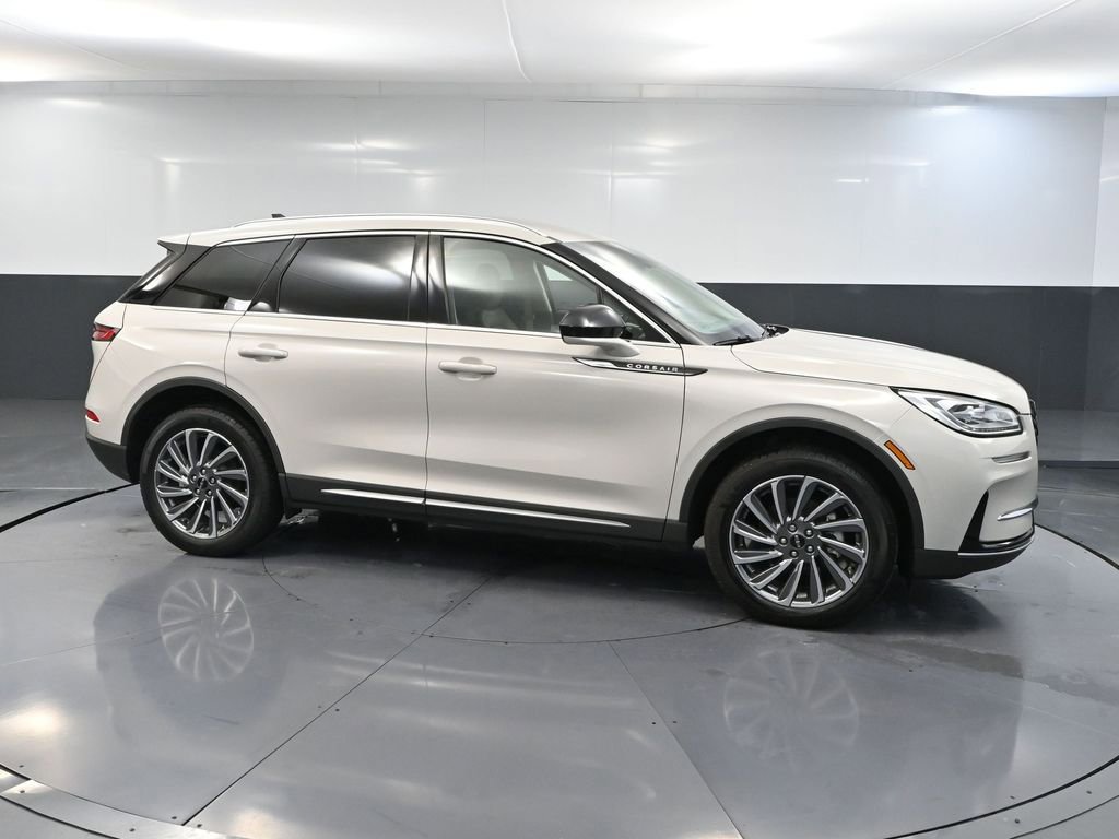 Used 2023 Lincoln Corsair Reserve image 4