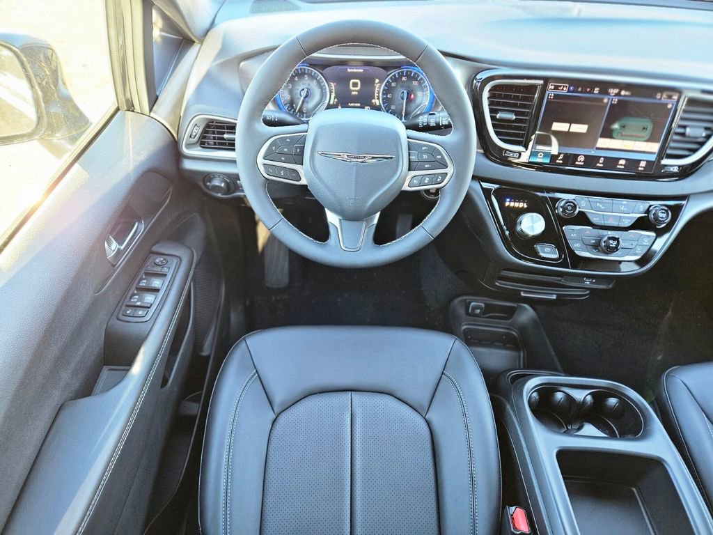 New 2026 Chrysler Voyager LX image 9