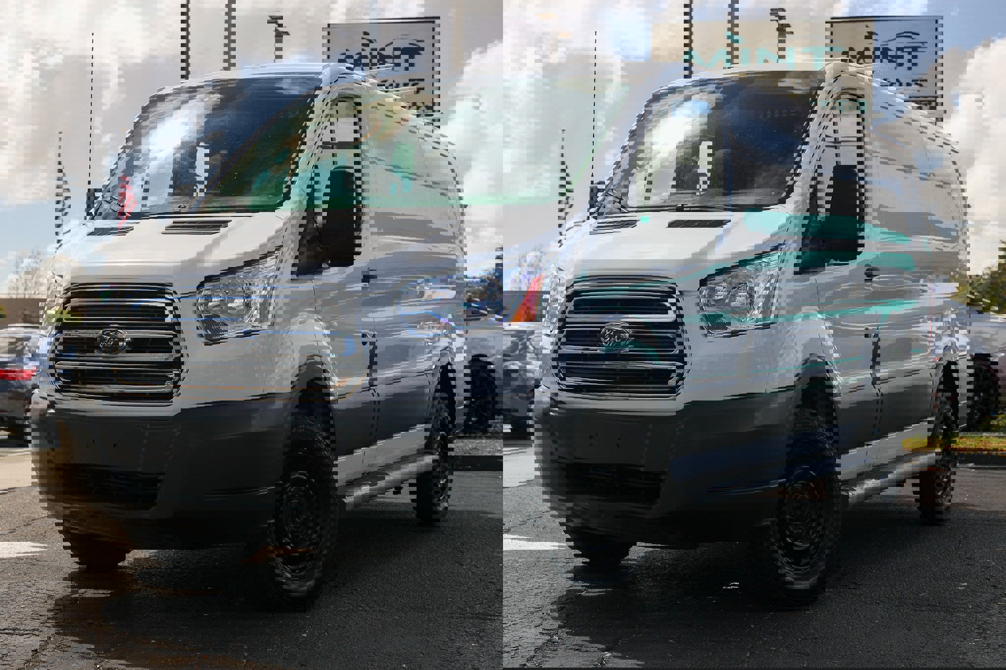 Used 2018 Ford Transit 250 130 Low Roof w/ Exterior Upgrade Package image 1