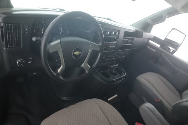 Used 2018 Chevrolet Express 4500 w/ Power Convenience Package RWD image 13