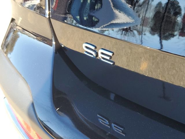 Certified 2025 Volkswagen Taos SE w/ Panoramic Sunroof Package image 7