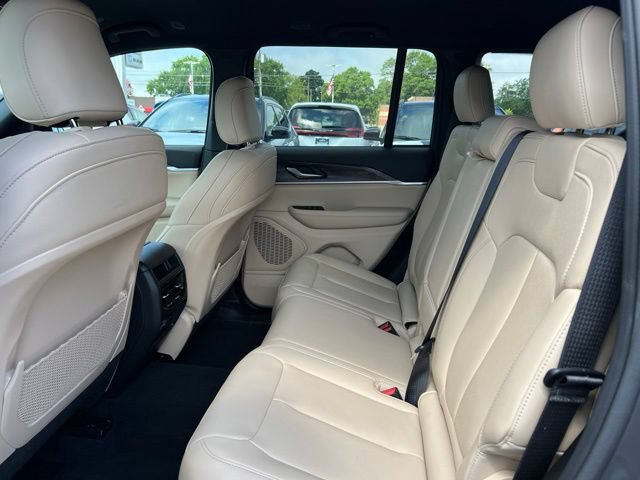 Used 2024 Jeep Grand Cherokee Limited AWD/4WD image 15
