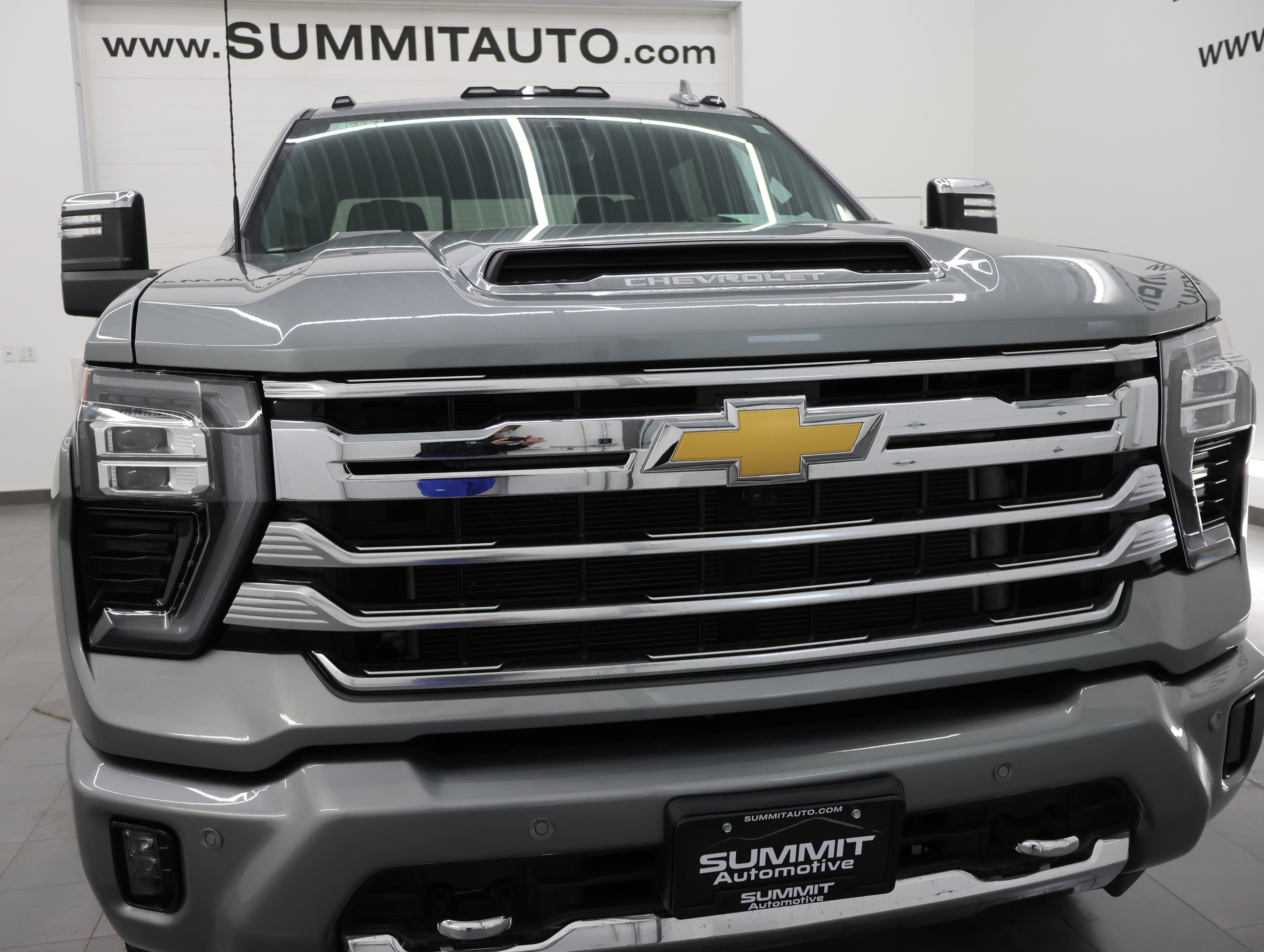 Used 2024 Chevrolet Silverado 3500 High Country w/ High Country Premium Package AWD/4WD image 27