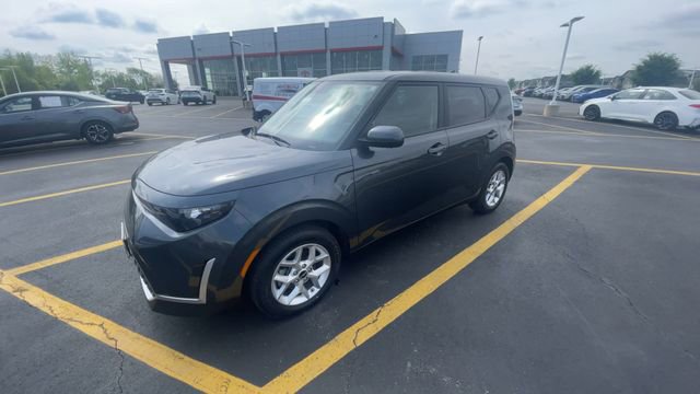 Used 2025 Kia Soul LX w/ LX Technology Package FWD image 6