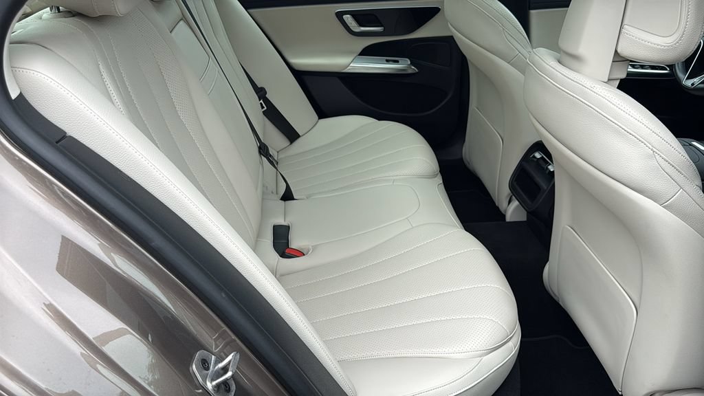 Certified 2025 Mercedes-Benz E 350 4MATIC Sedan image 14