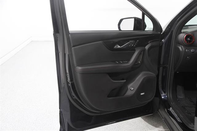 Used 2021 Chevrolet Blazer RS w/ Enhanced Convenience Package FWD image 4