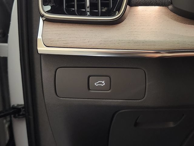 New 2026 Volvo XC90 B5 Core AWD/4WD image 22