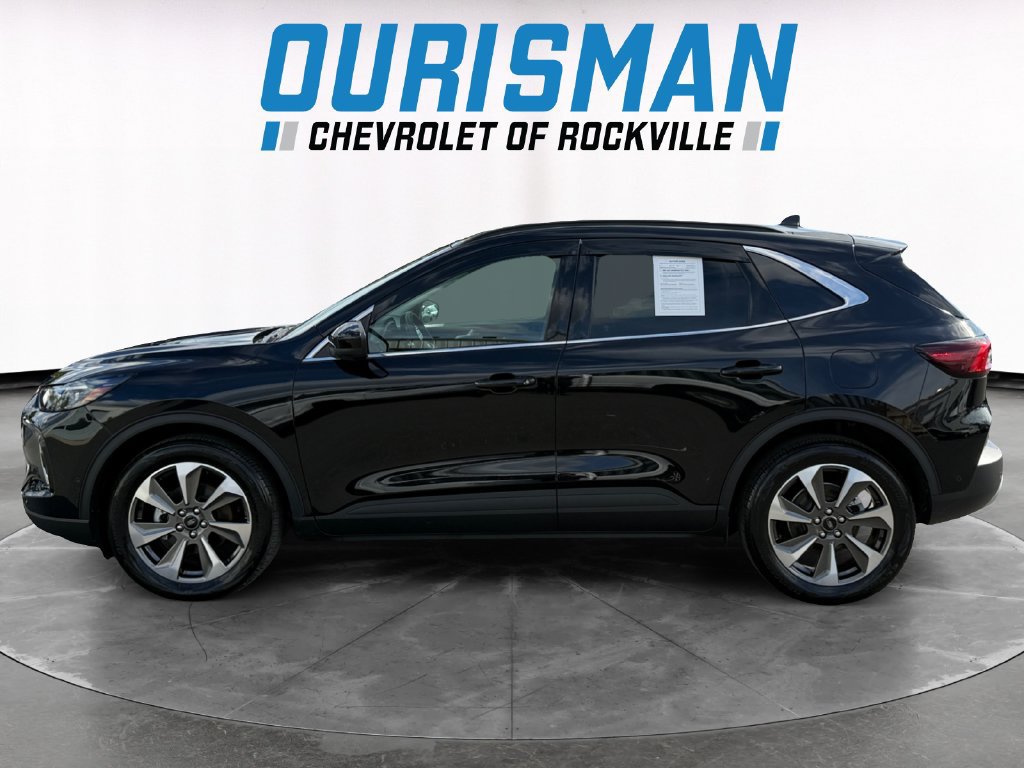 Used 2023 Ford Escape Platinum w/ Premium Technology Package AWD/4WD image 3