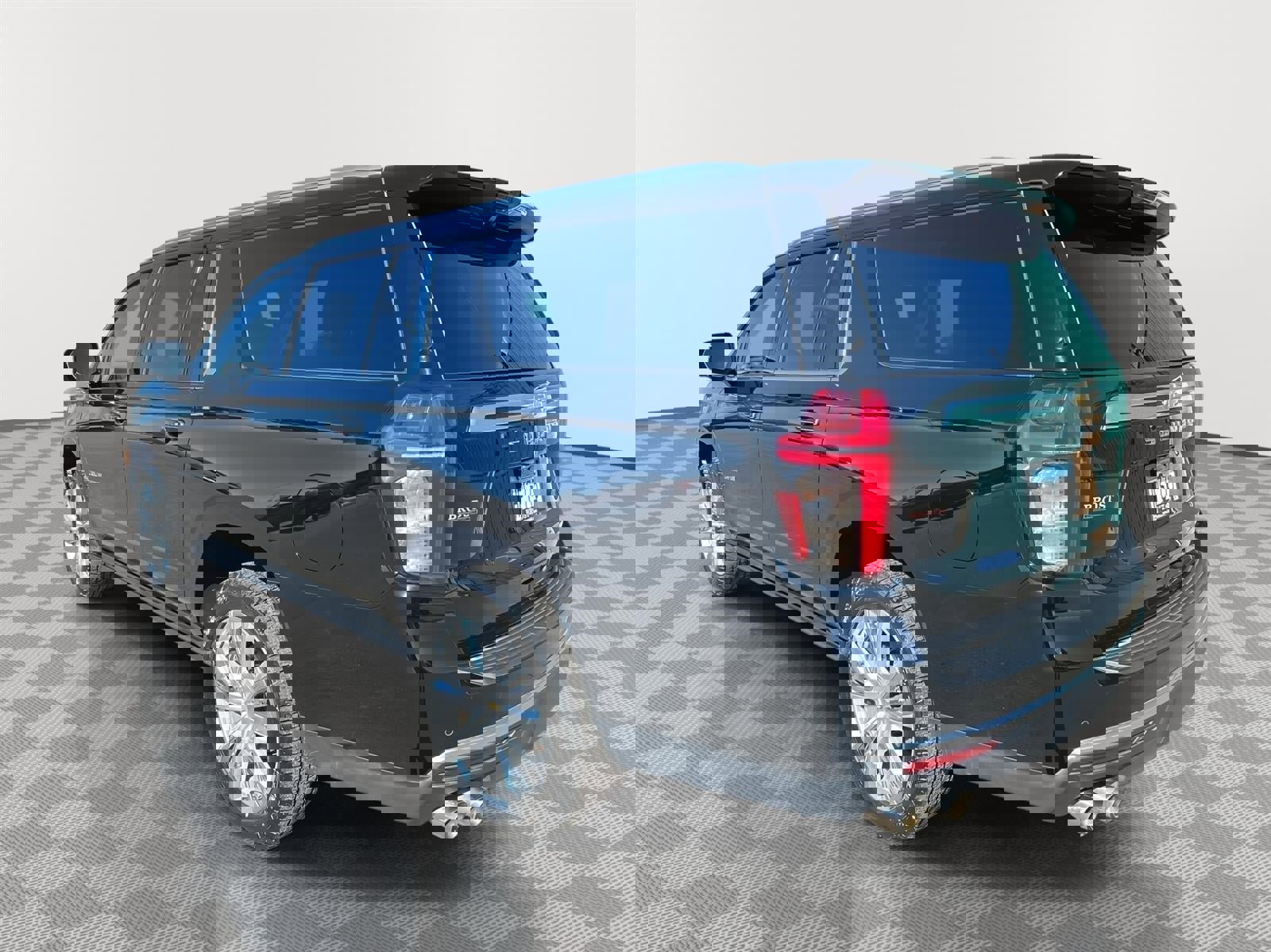 Used 2022 Chevrolet Suburban High Country w/ Max Trailering Package image 6