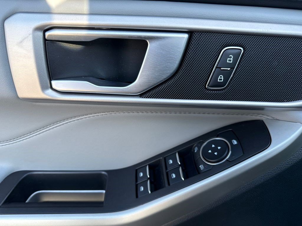 Used 2023 Ford Explorer XLT w/ Equipment Group 202A image 23