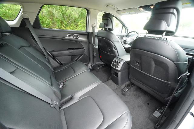 Used 2023 Kia Sportage EX image 29