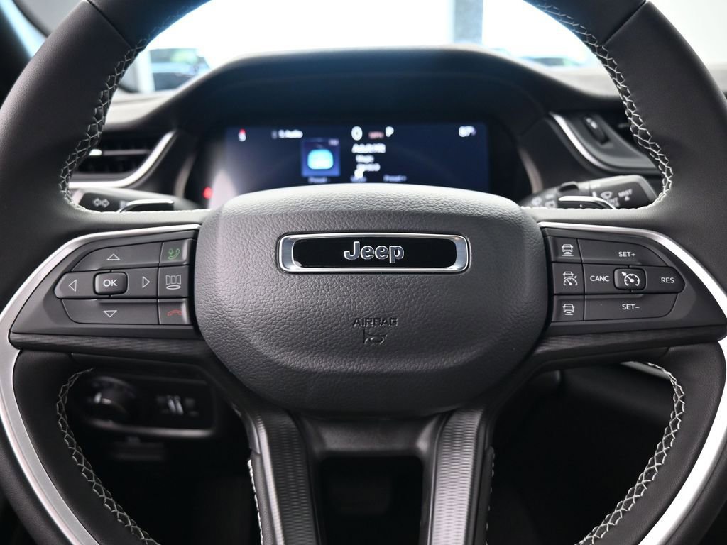 Used 2024 Jeep Grand Cherokee Laredo w/ Trailer Tow Package image 21