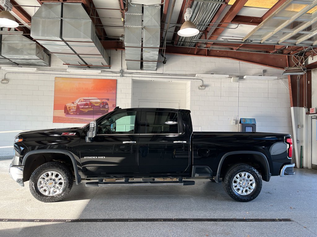 Used 2024 Chevrolet Silverado 2500 LTZ w/ LTZ Convenience Package image 5