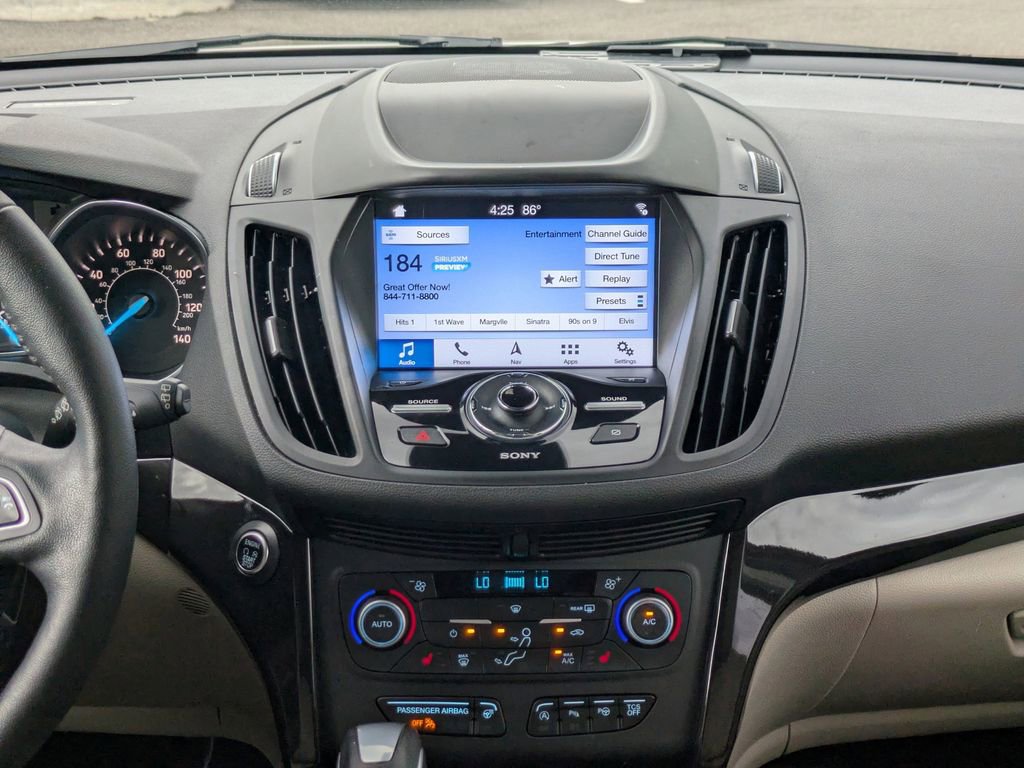 Used 2019 Ford Escape Titanium image 18