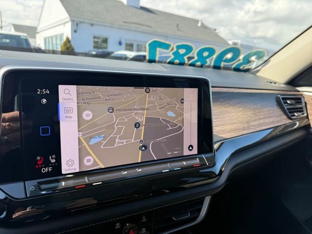 Certified 2024 Volkswagen Atlas SEL Premium R-Line image 23