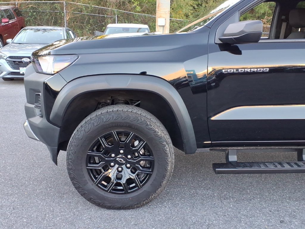 Certified 2024 Chevrolet Colorado Trail Boss w/ Advanced Trailering Package AWD/4WD image 7