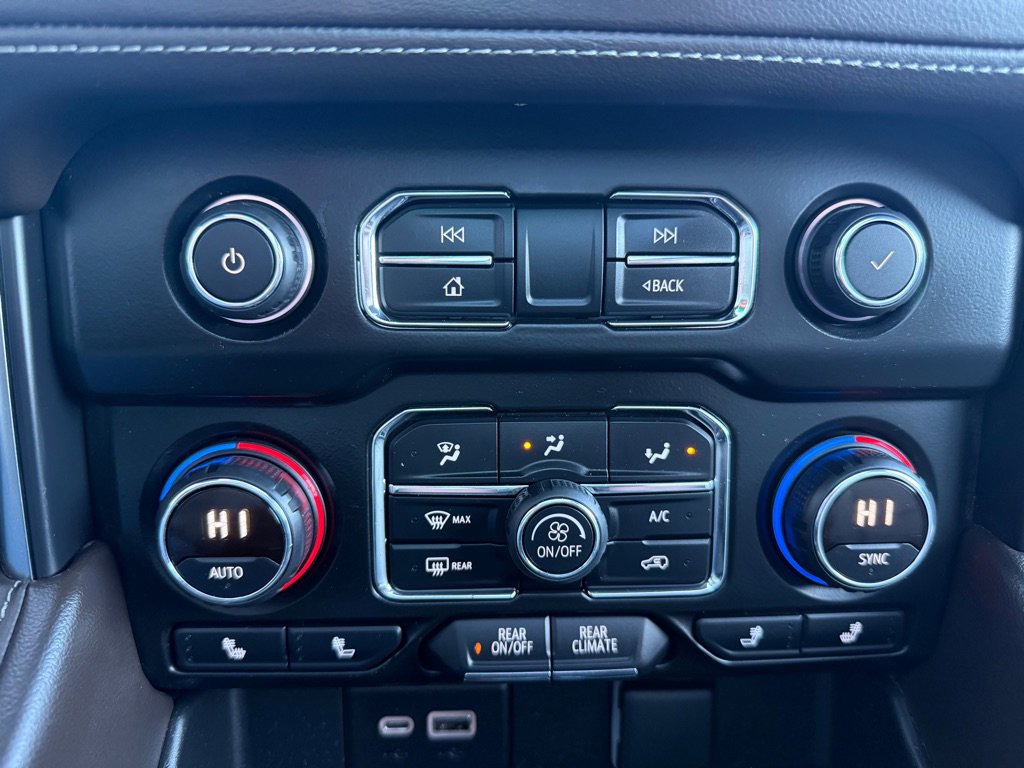 Used 2021 Chevrolet Tahoe Z71 w/ Z71 Signature Package image 29