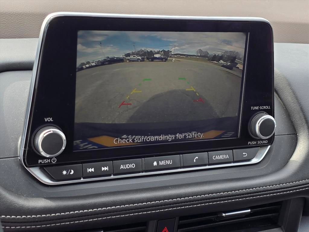 Used 2023 Nissan Rogue SV image 4