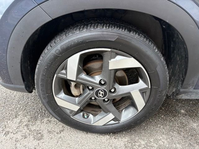 Used 2021 Hyundai Venue FWD image 13