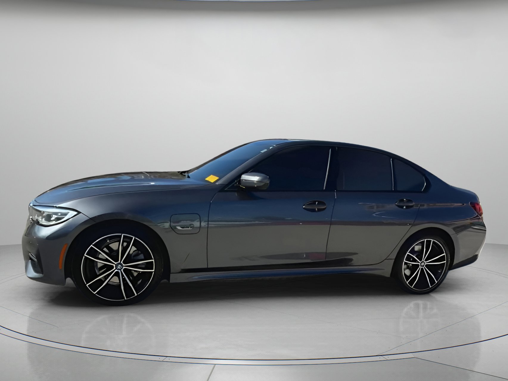 Used 2022 BMW 330e w/ M Sport Package image 14