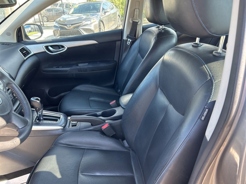 Used 2016 Nissan Sentra SR w/ SR Premium Package image 9