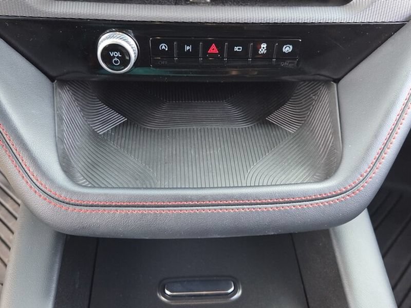 Used 2025 Ford Explorer ST-Line AWD/4WD image 21