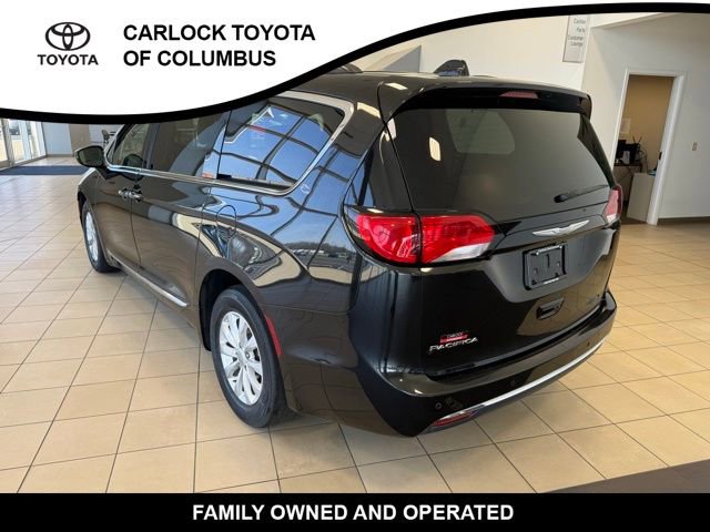 Used 2017 Chrysler Pacifica Touring-L image 9