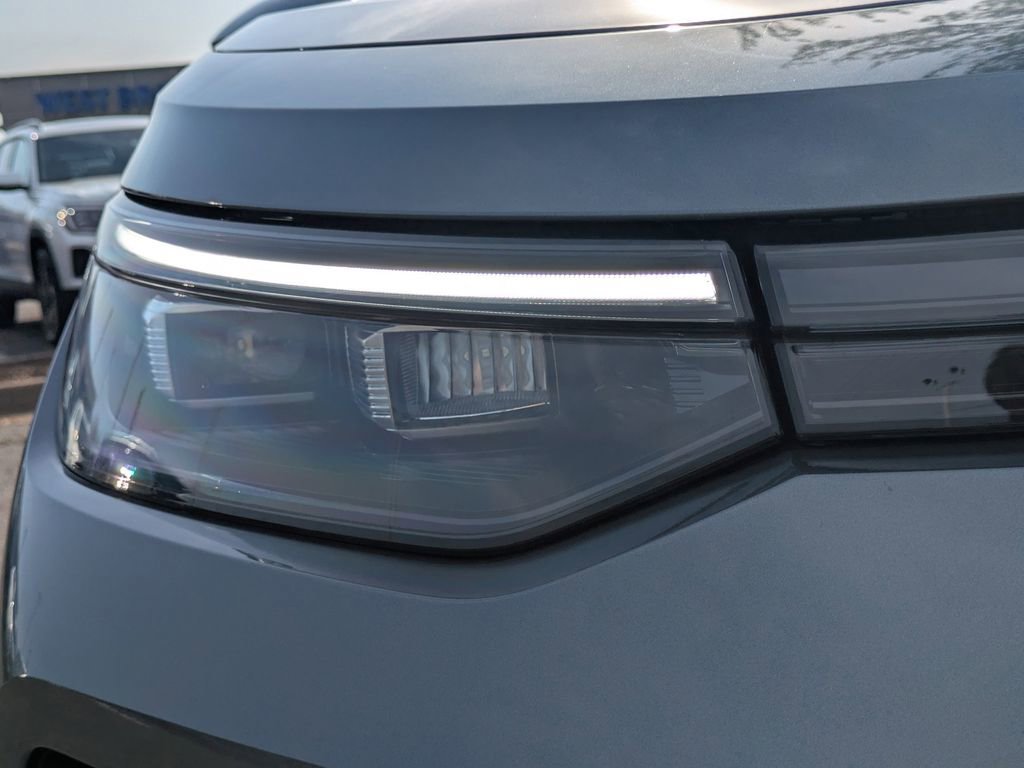 Certified 2025 Volkswagen Tiguan S image 10