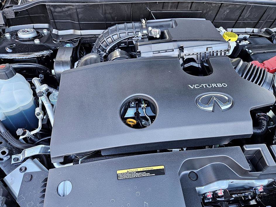 New 2025 INFINITI QX50 Luxe image 18