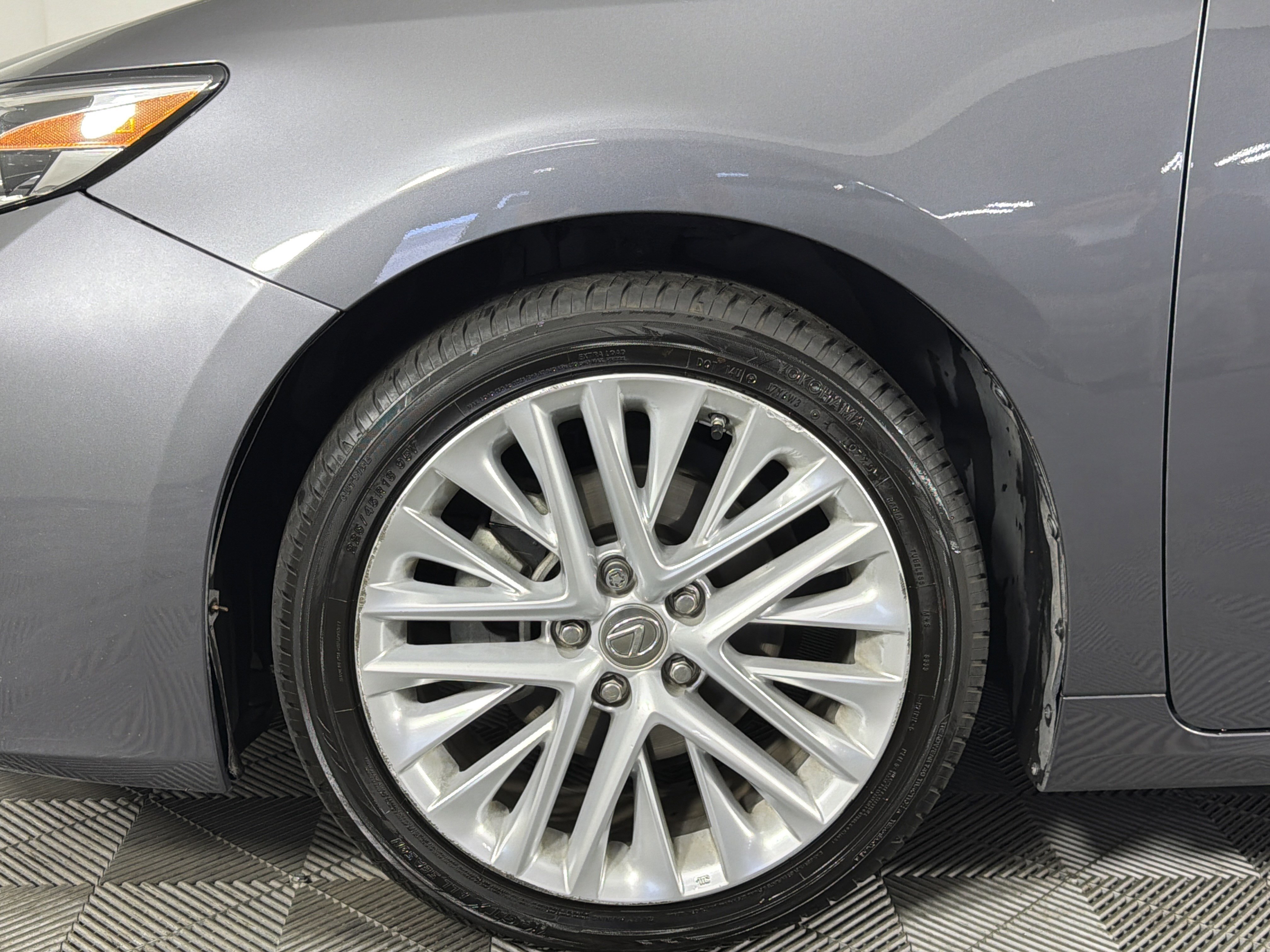 Used 2018 Lexus ES 350 w/ Luxury Package w/Wood Trim image 6