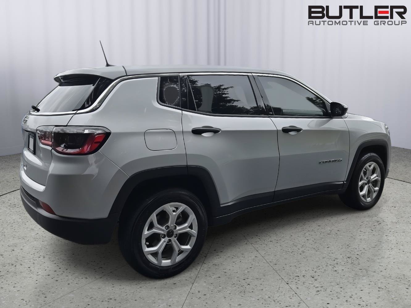 Used 2025 Jeep Compass Sport AWD/4WD image 5