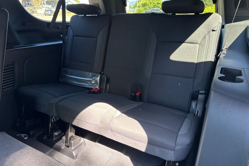 New 2026 Chevrolet Suburban LS RWD image 15