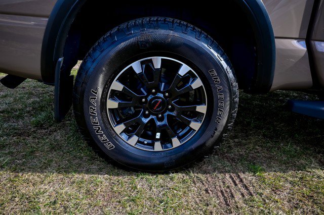 Used 2021 Nissan Titan PRO-4X w/ Pro-4x Convenience Package image 39