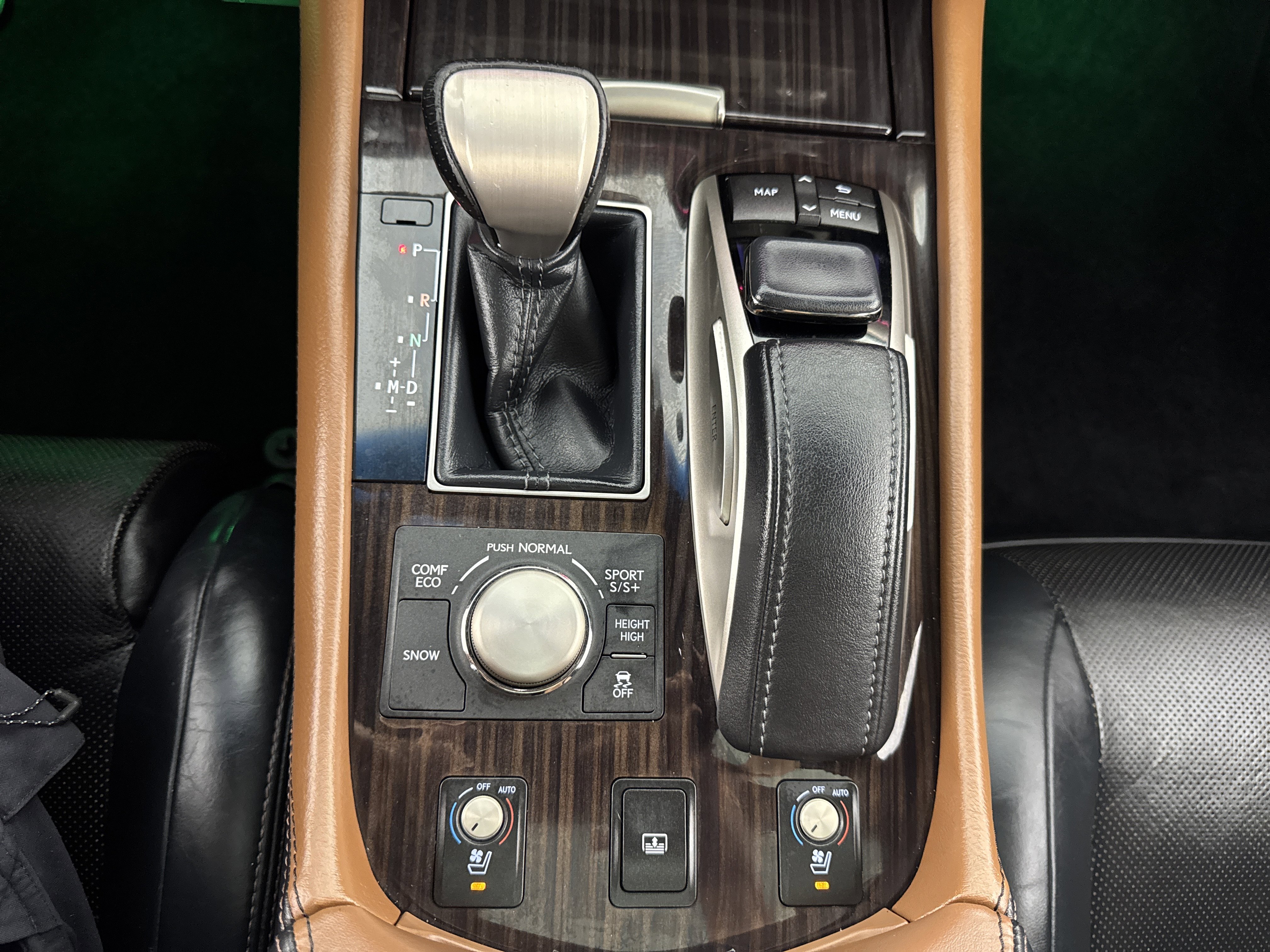 Used 2017 Lexus LS 460 w/ F Sport Midnight Edition RWD image 37
