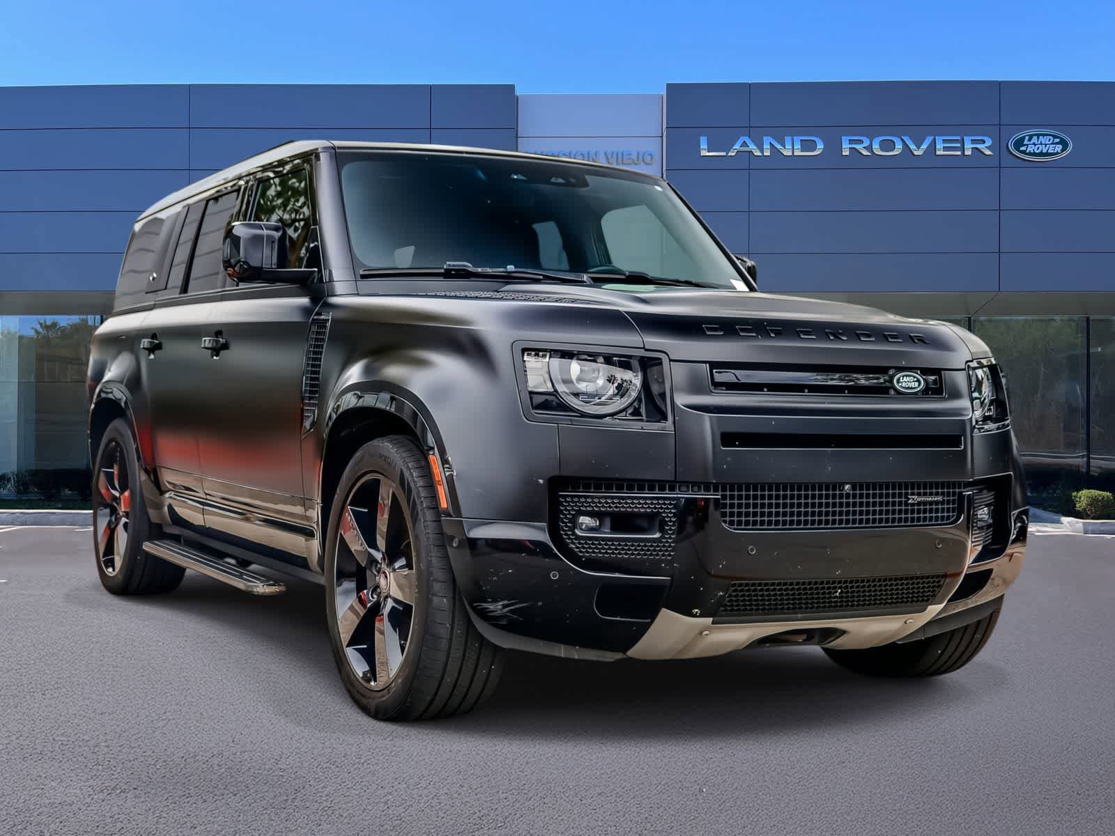 Used 2023 Land Rover Defender 130 X-Dynamic SE AWD/4WD image 2