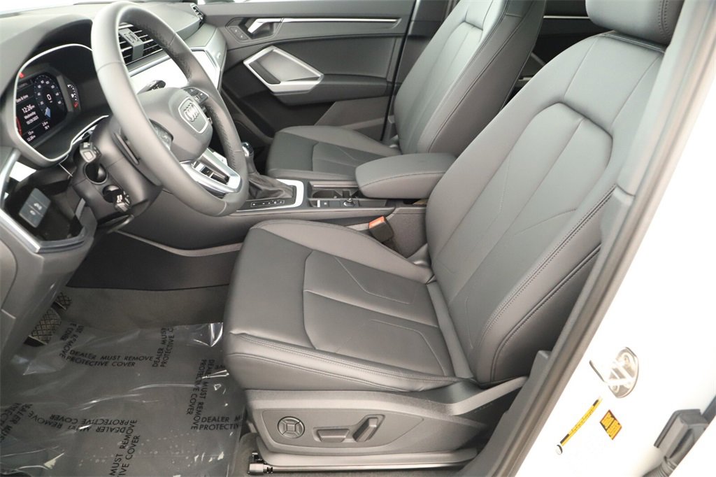 New 2025 Audi Q3 2.0T Premium image 24