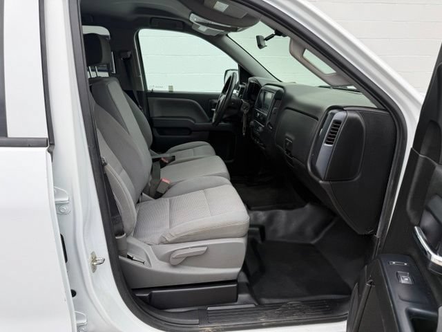 Used 2018 Chevrolet Silverado 1500 Custom RWD image 17