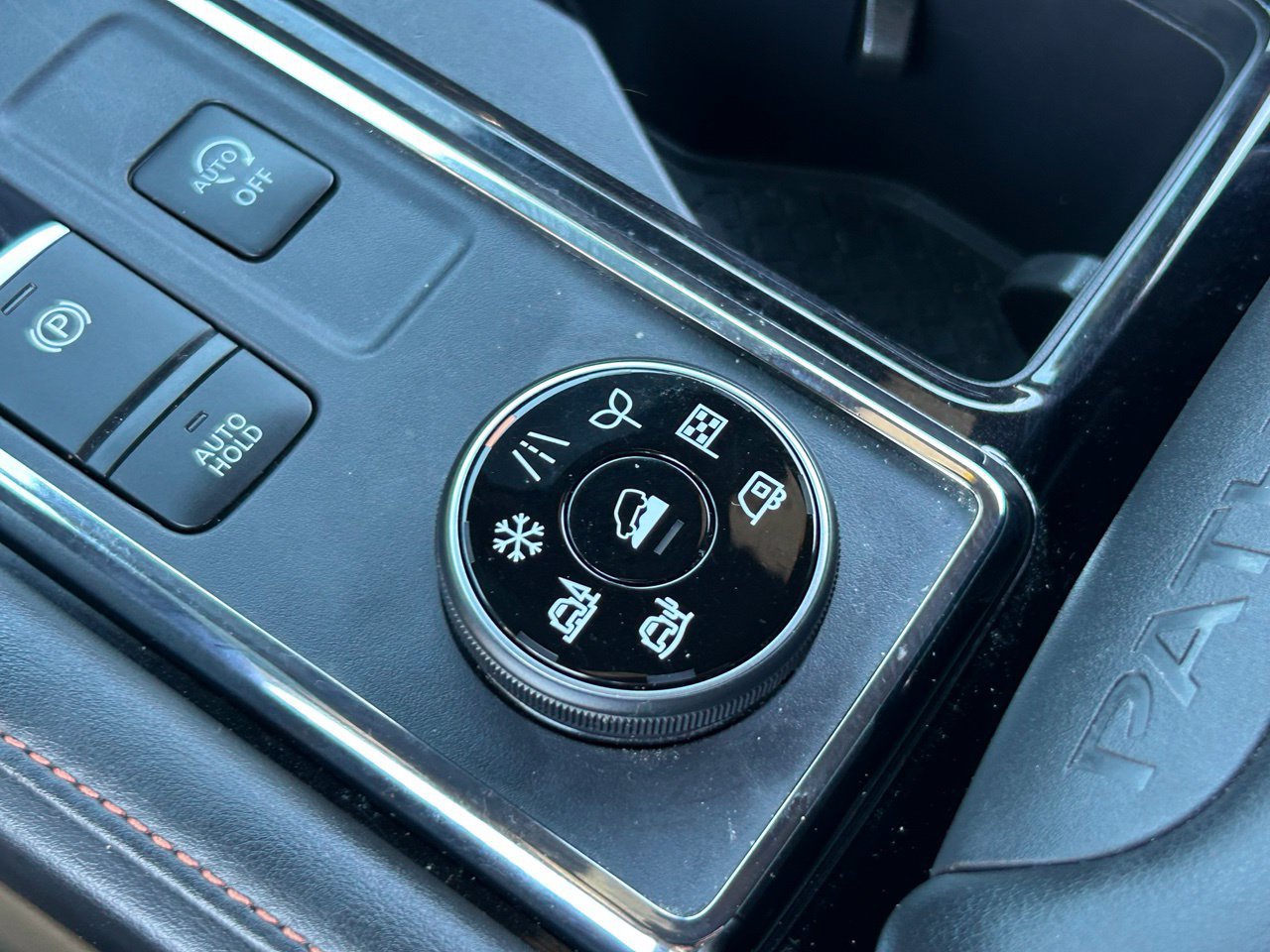 Certified 2025 Nissan Pathfinder Rock Creek AWD/4WD image 36