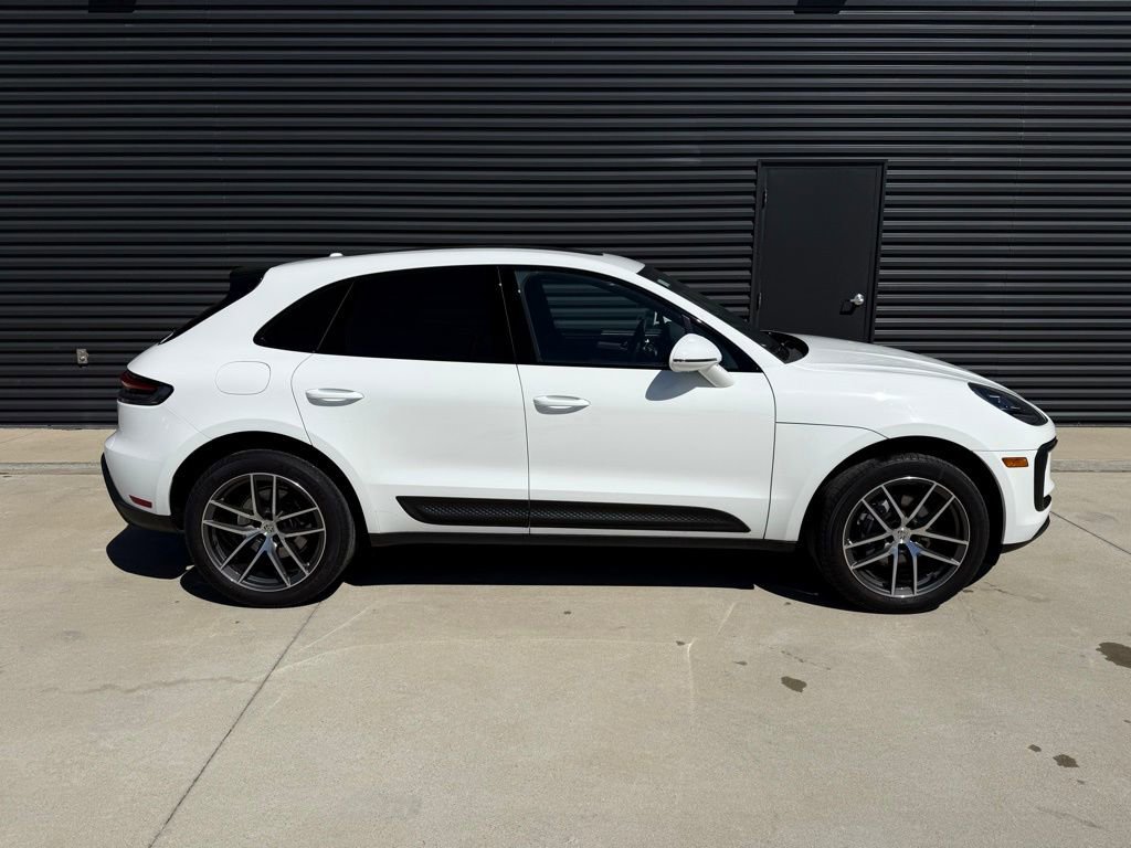Used 2023 Porsche Macan Base image 6