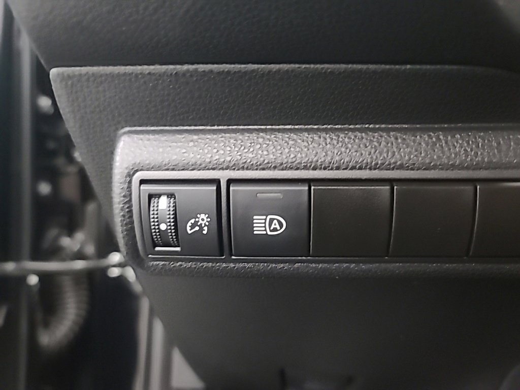 Used 2025 Toyota Corolla LE FWD image 28